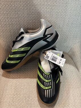 Men’s US 12 Adidas Predator Sala Shoes Black/Silver/green